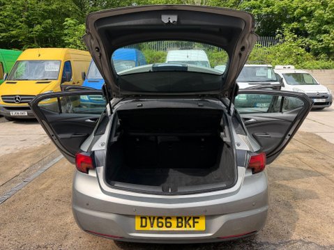 Vauxhall Astra 1.6 CDTi ecoFLEX SRi Nav Hatchback 5dr Diesel Manual Euro 6 (s/s) (110 ps) 13