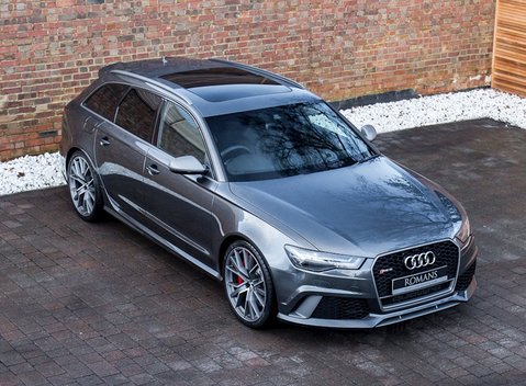 Audi RS6 Avant Performance 8