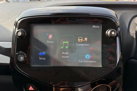 Toyota Aygo VVT-I X-CITE.5 TOYOTA SERVICES.REVERSING CAMERA.A/C..1 PREVIOUS OWNER 28