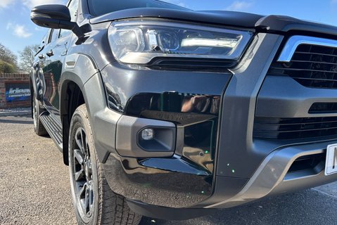 Toyota Hilux Invincible X 4WD 2.8 D-4D Double Cab Pickup - Hardtop Canopy 26