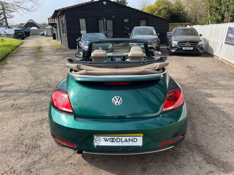 Volkswagen Beetle DESIGN TSI BLUEMOTION TECHNOLOGY DSG 30