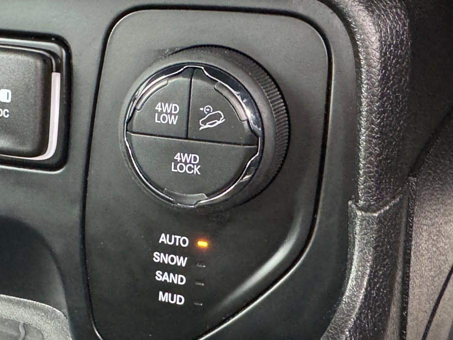 2016 Jeep Renegade — image 28