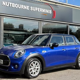 Mini Hatch Cooper 1,5 Petrol Manual Pepper Nav 5 door - APPLE CARPLAY - REAR PARK