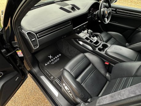 Porsche Cayenne V8 TURBO TIPTRONIC 47