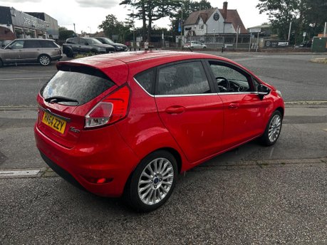 Ford Fiesta 1.0T Eco Boost Titanium Euro 5 S/S 5 Door 6