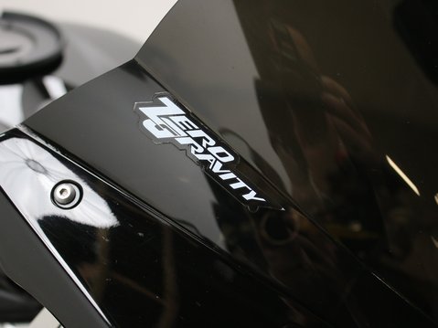 Honda CBR1000RR Fireblade CBR 1000 RA-G Fireblade 23
