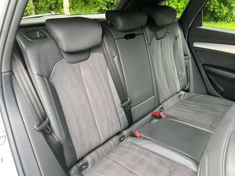 Audi Q5 2.0 Q5 S Line 40 TDI MHEV Quattro Semi-Auto 4WD 5dr 44
