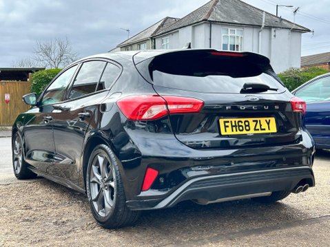 Ford Focus 1.0T EcoBoost ST-Line Euro 6 (s/s) 5dr 8
