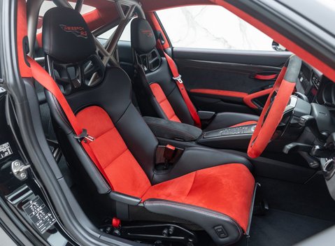 Porsche 911 (991) GT2 RS Weissach 11