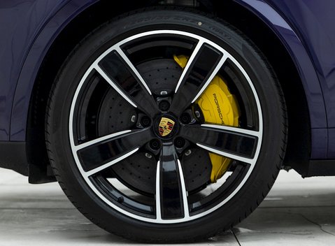 Porsche Cayenne Turbo S E-Hybrid 8
