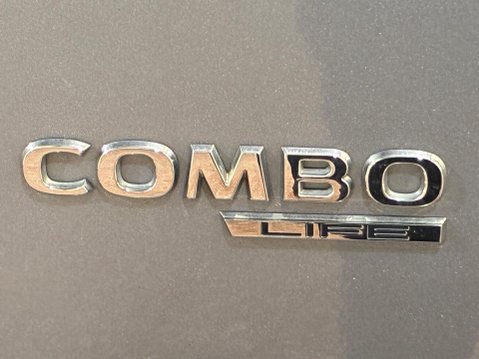Vauxhall Combo Life 1.5 Turbo D BlueInjection Energy XL MPV Euro 6 (s/s) 5dr (7 Seat) 42