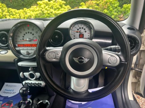 Mini Clubman 1.6 Cooper Estate 5dr Petrol Steptronic Euro 4 (120 ps) 39