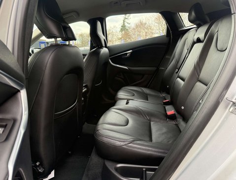 Volvo V40 1.6 V40 SE Luxury D2 Auto 5dr 38