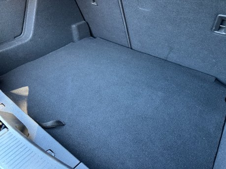 Vauxhall Astra GTC 1.4 SRI S/S 3 Dr 17