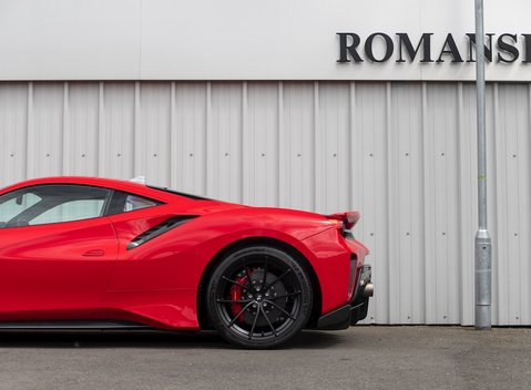 Ferrari 488 Pista 32