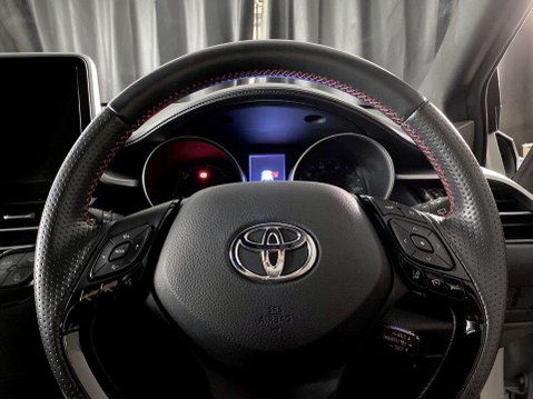 Toyota C-HR 1.8 VVT-h GR SPORT SUV 5dr Petrol Hybrid CVT Euro 6 (s/s) (122 ps) Air Con 13