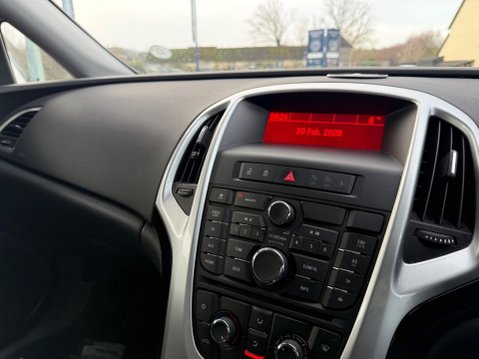 Vauxhall Astra 1.6 CDTi ecoFLEX Excite Euro 6 (s/s) 5dr 10