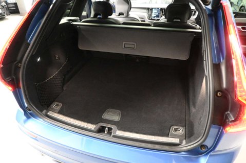 Volvo XC60 2.0 XC60 R-Design T5 AWD Auto 4WD 5dr 35