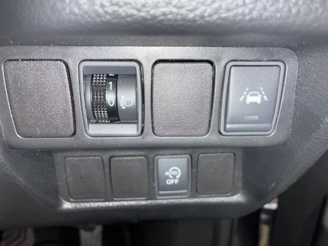 Nissan Qashqai 1.6 DIG-T N-Connecta Euro 6 (s/s) 5dr 30