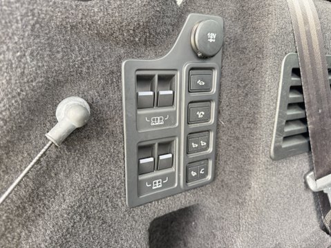 Land Rover Discovery SDV6 HSE LUXURY 33