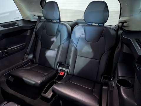 Volvo XC90 D5 POWERPULSE MOMENTUM AWD 22