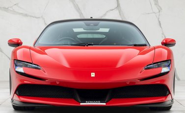 Ferrari SF90 Stradale 4