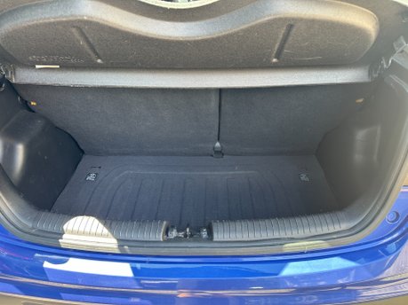 Hyundai i10 1.0 SE 5Dr 16