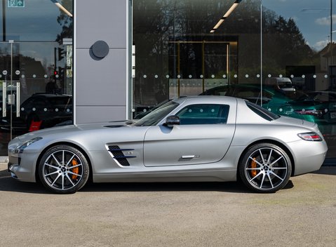 Mercedes-Benz SLS AMG GT 3