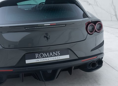 Ferrari GTC4 Lusso V12 TAILOR MADE 44