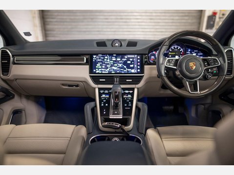 Porsche Cayenne 3.0 V6 E-Hybrid 17.9kWh Platinum Edition TiptronicS 4WD Euro 6 (s/s) 5dr (3 2