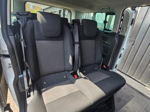 Ford Tourneo Custom 320 L2 ECOBLUE 12