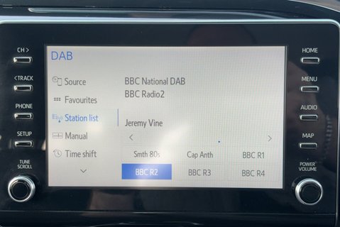 Toyota Hilux Invincible 4WD D-4D Double Cab Pickup 24