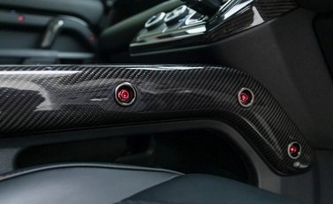 Land Rover Defender 110 V8 P525 URBAN XRS 24