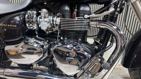 Triumph Bonneville 2011 ONLY 1812 MILES LONG MOT STUNNING CRUISER BIKE 44