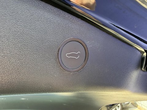 Tesla Model 3 (Dual Motor) Performance Saloon 4dr Electric Auto 4WDE (Performance Upgrade 22