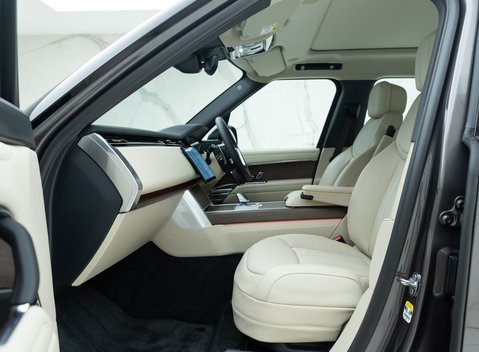 Land Rover Range Rover P460e SE 15