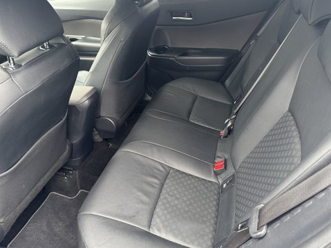 Toyota C-HR 1.8 Hybrid Excel 5dr CVT 30