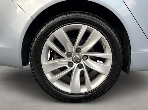 Vauxhall Insignia 1.8i VVT SRi 5dr 11