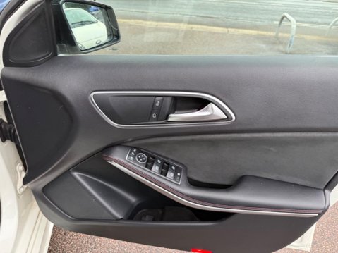 Mercedes-Benz A Class 2.1 A200d AMG Line (Premium) 7G-DCT Euro 6 (s/s) 5dr 22