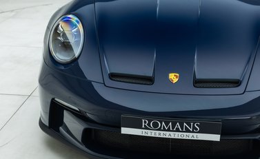 Porsche 911 GT3 TOURING (992) 26