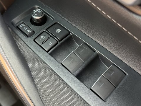 Suzuki Swace 1.8 Hybrid Motion Estata 34