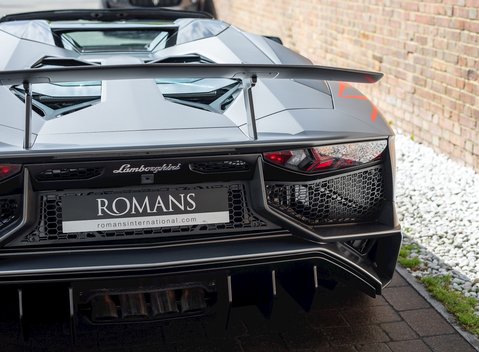 Lamborghini Aventador SV LP750-4 Roadster 26