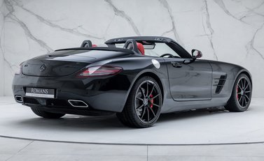 Mercedes-Benz SLS AMG ROADSTER 9