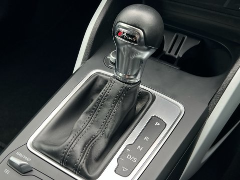 Audi Q2 TFSI SE 25