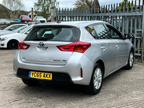 Toyota Auris ICON VVT-I 10