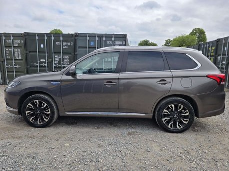 Mitsubishi Outlander 2.0h 12kWh GX4h SUV 5dr Petrol Plug-in Hybrid CVT 4WD Euro 6 (s/s) (200 ps) 9