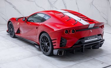 Ferrari 812 Competizione 9