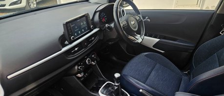 Kia Picanto WAVE. 6 MAIN DEALER SERVICES.. ONLY ONE OWNER.. REVERSING CAMERA.. A/C 1