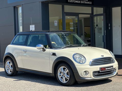 Mini Hatch 1.6 Cooper Auto 3dr 4