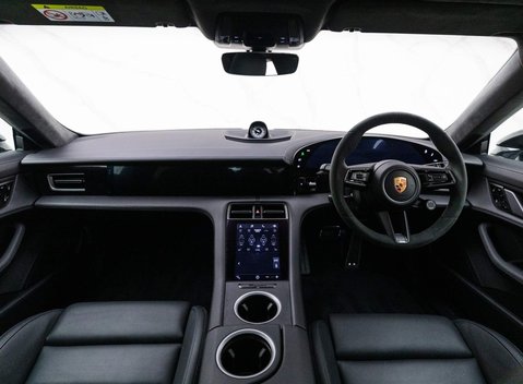 Porsche Taycan TURBO S 93KWH 13